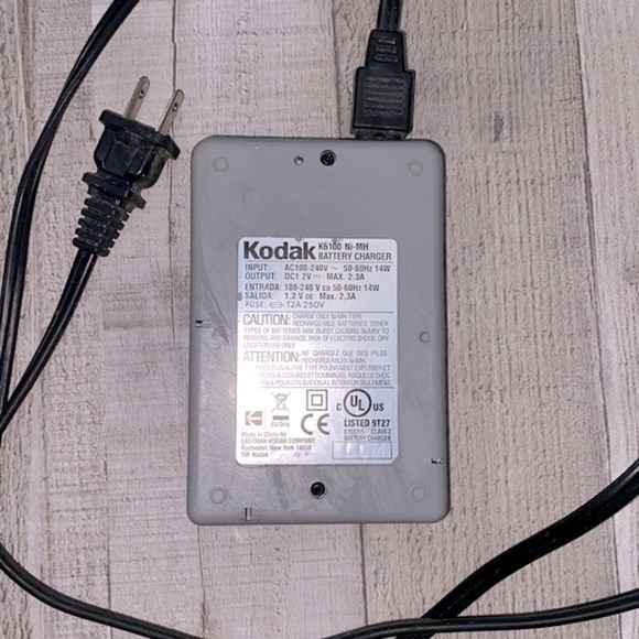 Kodak rechargeable battery charger 1 hour quick charge - Picture 4 of 4